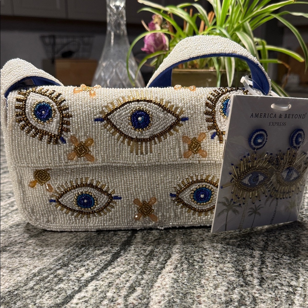 America and Beyond beaded Shoulder bag - White and Blue
